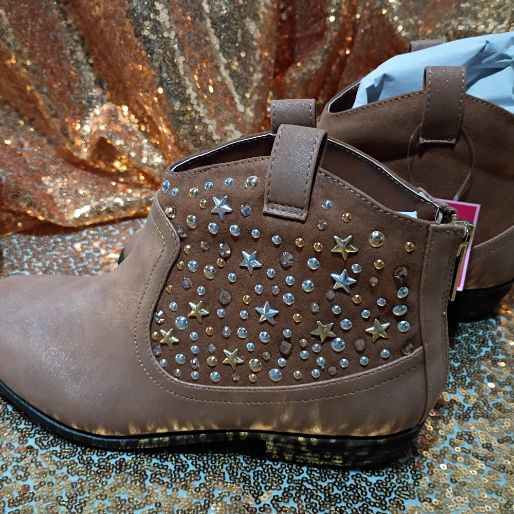 Kids Tan Star-Embellished Ankle Boots